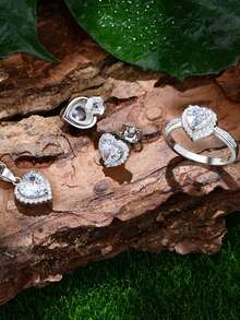 FOREVER QUEEN 一套925纯银时尚经典简约心形6毫米闪亮钻石戒指项链耳环三件套首饰套装，新娘礼物