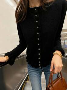 2025 nouveau Pull tricoté élégant à col rond, avec volants superposés et plissés pour femmes. Polyvalent et décontracté, pour l'automne/l'hiver, de couleur gris unicolore