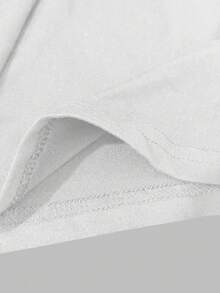 男士纯色圆领休闲宽松短袖 T 恤，适合夏季日常穿着