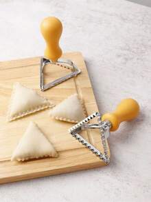 1pc Kitchen Baking Zinc Alloy Triangular Dumpling Mold With Plastic/Wood Handle, Triangular Pasta Cutter Optional