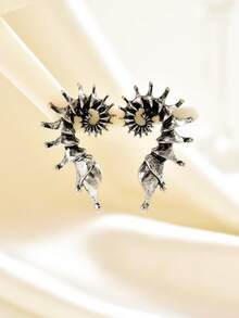 1 Pair Silver Seashell Stud Earrings, Fashionable Unique High-End Earrings Suitable For Daily Wear For Women - Silver - View 4