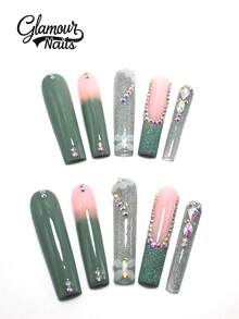 متعدد الألوان