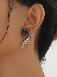 1 Pair Silver Seashell Stud Earrings, Fashionable Unique High-End Earrings Suitable For Daily Wear For Women - Silver - View 3