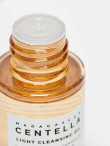 SKIN1004 Aceite limpiador ligero de Centella Asiática de Madagascar. Infundido con extracto de Centella Asiática. Calma la piel sensible y fortalece la barrera cutánea. Textura ligera e hidratante, no grasosa. Emulsificación rápida. Limpia y nutre la piel. Ayuda a reducir los puntos negros. Apto para todo tipo de pieles. Belleza coreana, cosméticos coreanos - 30 ml * 3 - Ver 7