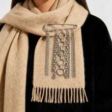 复古链条流苏安全别针胸针，百搭配饰，可搭配各种服装，彰显个性，是派对、购物和自拍的理想之选，也是送给朋友的精美小礼物，更是情侣间的甜蜜点缀——送给她/他。