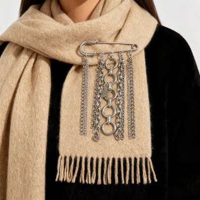 复古链条流苏安全别针胸针，百搭配饰，可搭配各种服装，彰显个性，是派对、购物和自拍的理想之选，也是送给朋友的精美小礼物，更是情侣间的甜蜜点缀——送给她/他。