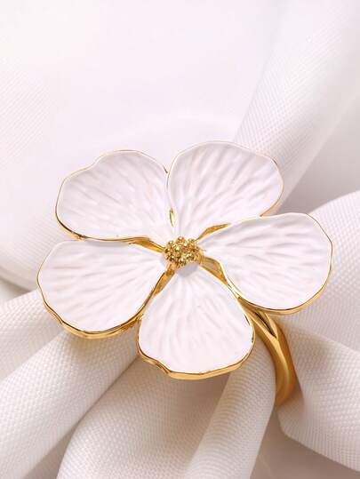 6 st vita metallservettringar med 5 kronblad, lyxiga kreativa servettringar för bordsdekor, lämpliga för restauranger, hotell, födelsedagar, bröllop, gårdar, alla hjärtans dag, bufféer, fester och köksbord i hemmet