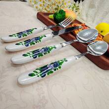 4/24件套精美蓝色玫瑰印花陶瓷柄不锈钢餐具，包括叉子、甜点勺、汤勺、牛排刀，独特优雅的餐具套装，适用于家庭、餐厅、厨房、日常用餐、派对和节日聚会。 - 銀色 - 查看 11