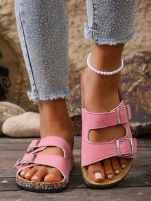 Màu be nhẹ nhàng, cảm giác thoải mái, thiết kế khóa đôi thời trang dễ dàng điều chỉnh, đế giày mềm mại mang lại cảm giác như đang đi trên mây, cực kỳ thoải mái khi mang hàng ngày, khi thư giãn tại nhà. Có sẵn màu hồng, đen và xanh dương để lựa chọn. - Hồng - Xem 5