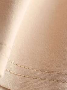 这款女童宽松圆领短袖T恤采用豹纹印花和蝴蝶结设计，柔软舒适，休闲时尚，适合学生日常穿着、参加派对、上学、音乐节、度假和通勤。它也是馈赠亲朋好友的绝佳礼物。 - 杏色 - 查看 6