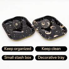 这款两件套包括一个卷烟托盘和一个50毫米研磨器。这款多功能研磨器，锌合金材质，四层设计，搭配金属卷烟托盘，是一款非常适合圣诞节/生日礼物或派对礼品的家用工具。