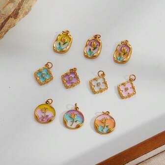 1 ชิ้น รูปสี่เหลี่ยมขนมเปียกปูนย้อนยุคดอกไม้สี่กลีบเคลือบสีซีรี่ส์จี้ไทเทเนียมสตีลทอง DIY อุปกรณ์เครื่องประดับ