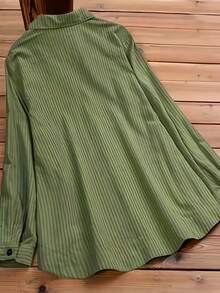 女士长袖翻领衬衫，常规版型，涤纶面料，纽扣细节，侧边口袋 - 綠色 - 查看 2