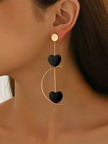 1对复古简约百搭创意长款几何半圆可旋转耳环，配黑色心形吊坠，适合女性日常佩戴、节日、派对、假日、情人节等场合，可作为礼物送给家人/朋友。 - 金黃色+心型黑色 - 查看 2