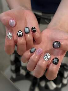 30片短椭圆形按压式假指甲，银色星星3D珠子图案设计，哥特朋克风格，亮面全覆盖，适合男士男孩日常佩戴。 - 彩色 - 查看 1