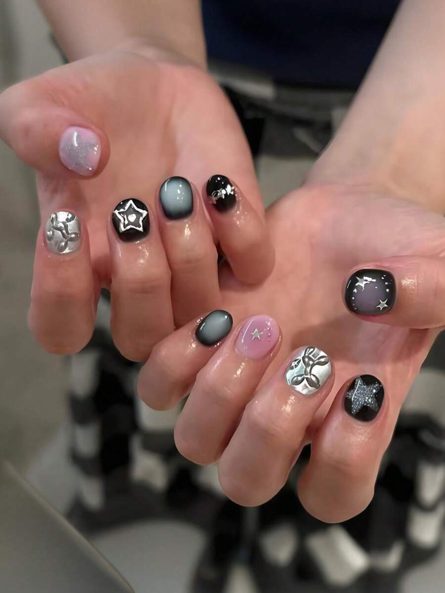 30片短椭圆形按压式假指甲，银色星星3D珠子图案设计，哥特朋克风格，亮面全覆盖，适合男士男孩日常佩戴。 - 彩色 - 查看 1