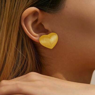 1对时尚条纹心形耳钉，不锈钢金色，百搭高端优雅耳环