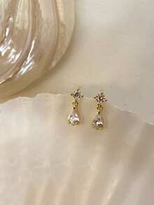 BALMORA 一对925纯银复古优雅水滴形锆石耳钉，女士时尚耳环，适合派对、日常佩戴，也是一份贴心的礼物。