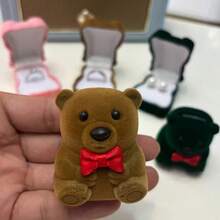 1个可爱小熊首饰盒，有3种颜色可选，多功能收纳项链、戒指、耳环和耳钉，是周年纪念日和结婚戒指的完美礼物。 - 彩色 - 查看 4