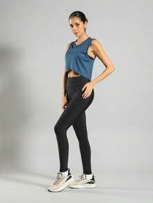 FITNATION Cropped Fitness Tank Top With Front Crossover And DRYFIT Fabric, Ideal For All Sports. - 水鴨藍 - 查看 4