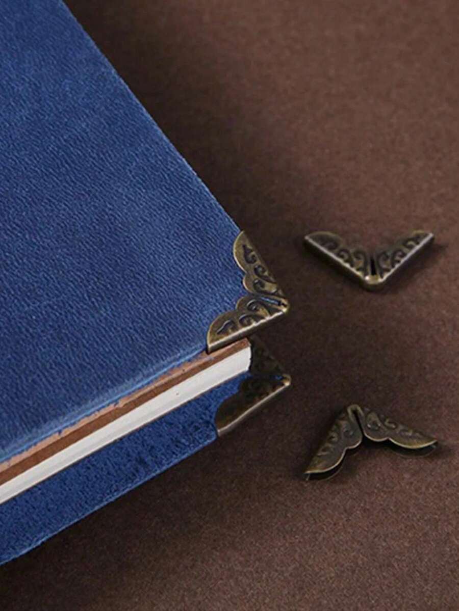 50个金色金属书角保护套——优雅保护书籍、相册和诗集。完美保护和装饰书籍，是返校学生和爱书人士的理想之选。也是打造整洁工作空间、返校学习的必备办公用品。 - 均碼 - 查看 1