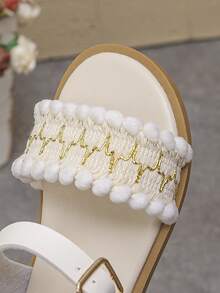 1双简约公主风平底凉鞋，时尚百搭的夏季必备单品，适合聚会和度假穿着。 - 白色 - 查看 6