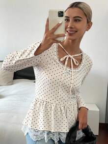 Livesso 女士波点面料蝴蝶结领修身紧身下摆蕾丝拼接芭蕾舞鞋款长袖甜美T恤 - 白色 - 查看 2