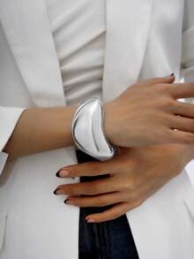 1set Gold Color Luxurious Snake Wave Minimalist Smooth Bangle Bracelet, Suitable For Work, Party, Banquet, Ball, Birthday, Street Style, INS Blogger, Holiday, Bar Wear - Gold Suit - View 34