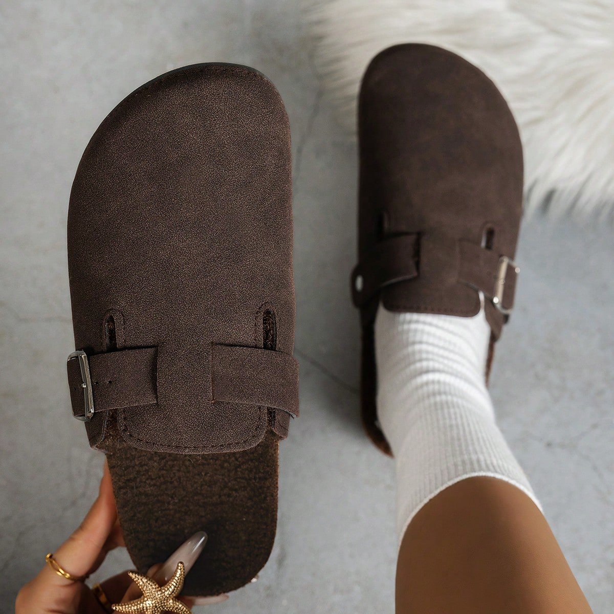 Pantuflas de mujer de unicolor de ante con diseño deslizante, disponibles en versiones con forro térmico y sin forro térmico