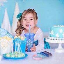 WSXC 24 Pieces Snowflake Party Favors Cups Set 24 Oz 12 Frozen Themed Cups With Lids And Straws 12 Silicone Bracelets Reusable Plastic Tumblers For Winter Theme Holiday Birthday Party Supplies - 藍色 - 查看 5