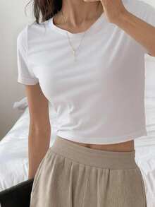 DAZY 纯色圆领修身短袖打底女式T恤 夏季学院风上衣 - 白色 - 查看 6
