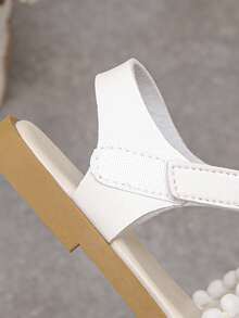 1双简约公主风平底凉鞋，时尚百搭的夏季必备单品，适合聚会和度假穿着。 - 白色 - 查看 8