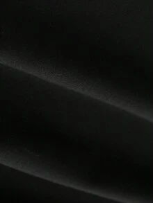 这款几何狼头印花短袖T恤专为青少年男孩设计，逼真的狼头图案搭配蓝色眼睛，休闲宽松的圆领版型，适合学生日常穿着、上学和通勤。 - 黑色 - 查看 5