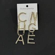 1 对银色水钻装饰夸张女王字母吊坠耳环，奢华珠宝礼物，适合女性派对