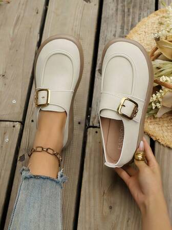 Mocasines casuales versátiles de talla grande, livianos y cómodos de unicolor, con cierre de conveniente, adecuados para el uso diario, al aire libre, viajes y estilo escolar con hebilla de metal, correa posterior cómoda, sencillos y elegantes mocasines planos casuales para mujer