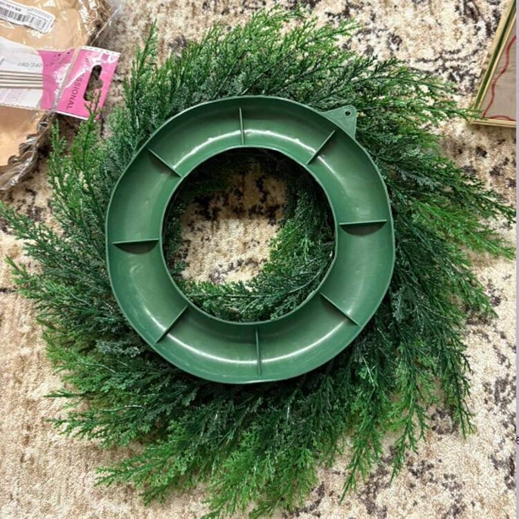 1/2 件人造雪松花环，香叶木花环，黄杨花环，人造植物，人造花，人造植物，绿色，PE材质，学校宿舍办公室装饰，户外聚会活动节日生日派对装饰，家居入口酒店餐厅客厅卧室婚礼宴会厨房花园装饰，圣诞节装饰，尺寸：38厘米/14.96英寸 - 綠色 - 查看 5