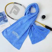 This Is A Sports Towel Made Of Microfiber Material, Available In Three Colors: Blue, Gray, And Purple.