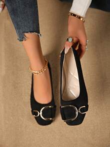 1双纯色时尚平底方头女鞋，适合办公室、居家、户外、健身房、派对、婚礼、海滩等各种场合，四季皆宜。 - 黑色 - 查看 4