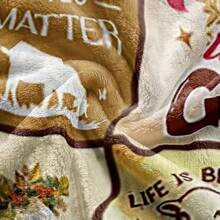 1pc Women's Goat-Themed Flannel Blanket - Goat Lady Design With Goat Phrases & Baa Baa Sheep (Goat) Rhyme Pattern, Soft Warm All-Season Bedspread Or Couch Throw, Goat Lover Gift For Girls & SThe Multi-Functional Blanket Is Suitable For Use On Sofas And Beds, In Living Rooms, Bedrooms, Campsites, And During Short Breaks At Work.It Makes An Ideal Gift For Friends, Family Members, Fathers, Mothers, Classmates, And Grandparents.It Can Also Be Used As A Decoration On Valentine's Day, New Year's Day, And Other Festivals.-280gsm - 彩色 - 查看 6