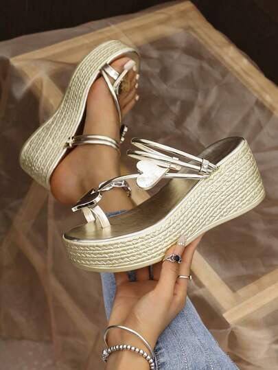 2025 New Fashion Heart-Shaped Women's Wedge Heel Thick Sole Comfortable Women's Sandals