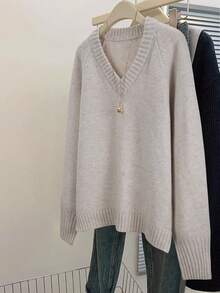 Vivid Style Women's High-End Laid-Back Style, Retro Money Style, Daily Commuting Style, Loose Solid Color V-Neck Pullover Knitted Sweater,Christmas, Christmas Sweater, Attire,New Year