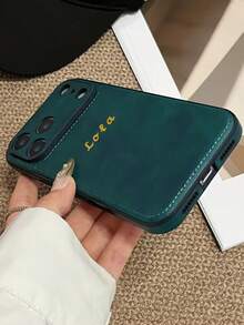 Custodia personalizzata per telefono con incisione del nome e iniziale, opzioni di colore classiche, compatibile con serie 17, 16, 15, 14, 13, 12, 11 Pro Max, protezione completa della fotocamera, in pelle premium con stampa in oro, regalo perfetto per Natale, anniversari e compleanni