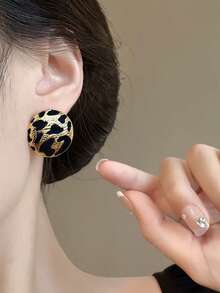 1 Pair Retro Elegant Chic High-End Black & Gold Leopard Print Geometric Minimalist Design Earrings, Suitable For Women's Daily, Commute, And Party Wear