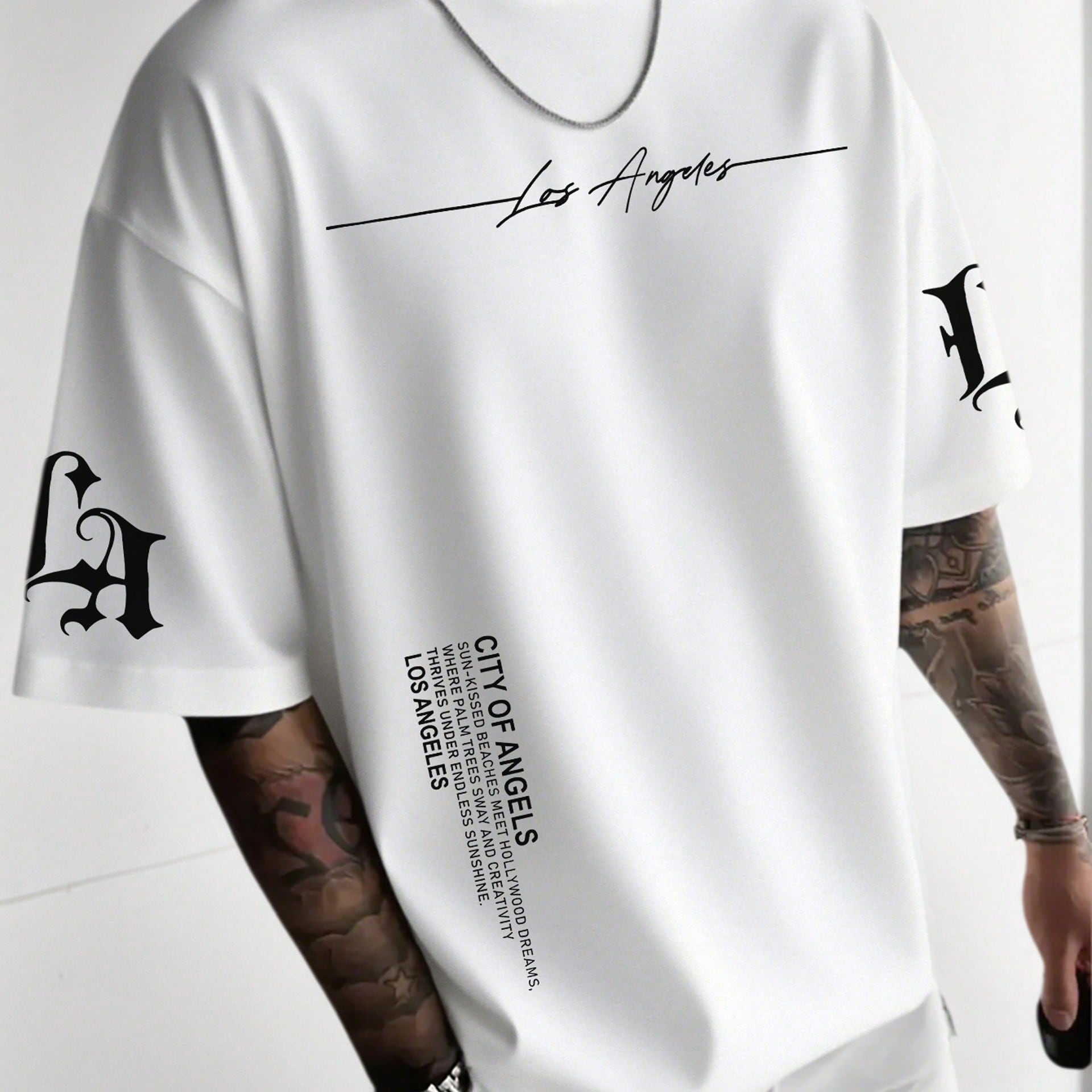 Camiseta de manga corta casual y versátil con elemento impreso simple para hombres Zrgoth