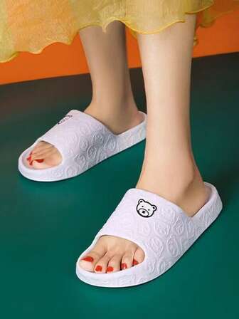 Lavendelfärgade söta graffitibjörndesignade enkla slip-on-tofflor, utomhusstrandflip-flops för män och kvinnor, avslappnad söt stil platta rund tå lätta bekväma hustofflor