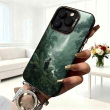 Cubierta de telefono con diseño de bosque misterioso verde oscuro con figura solitaria y texto SO COOL para iPhone en cafeterias y espacios urbanos - Negro - Ver 6