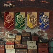 Harry Potter 1/4件复古霍格沃茨学院旗帜，格兰芬多、斯莱特林、赫奇帕奇、拉文克劳复古流苏设计，适用于宿舍、户外空间、派对和家居装饰，节日魔法装饰，粉丝理想礼物，仅包含旗帜（不含旗杆），生日装饰的完美之选[官方授权] - 彩色 - 查看 6