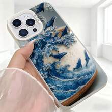Cubierta de telefono con diseño de olas azules y ballenas estampadas en tonos blancos y azules para iPhone 14 Pro Max estilo artístico elegante ideal para uso diario en cafeterías y salones - Negro - Ver 5