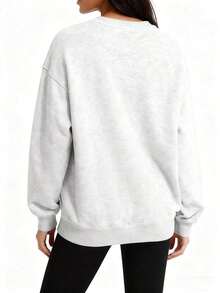 Vintage Chicago- Football Crewneck Sweatshirt, Football T-Shirt, Chicago Game Day , Sweatshirt-New Fall & Winter Apparel - Unisex Long-Sleeved Loose-Fitting Cotton Blend Hoodies In Casual Couple Style Heart Print Crew Neck Sweatshirt,Ladies Casual Crew Neck Pullover,Ladies Cozy Valentine's Day Loungewear Crew Neck Sweatshirt - 灰色 - 查看 3