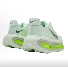 Nike Vomero Premium 男款厚底防滑跑步鞋 HQ2050 - HQ2050-300 - 查看 9